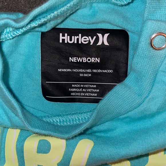 Hurleys Onesie & bib set - Picture 3 of 3